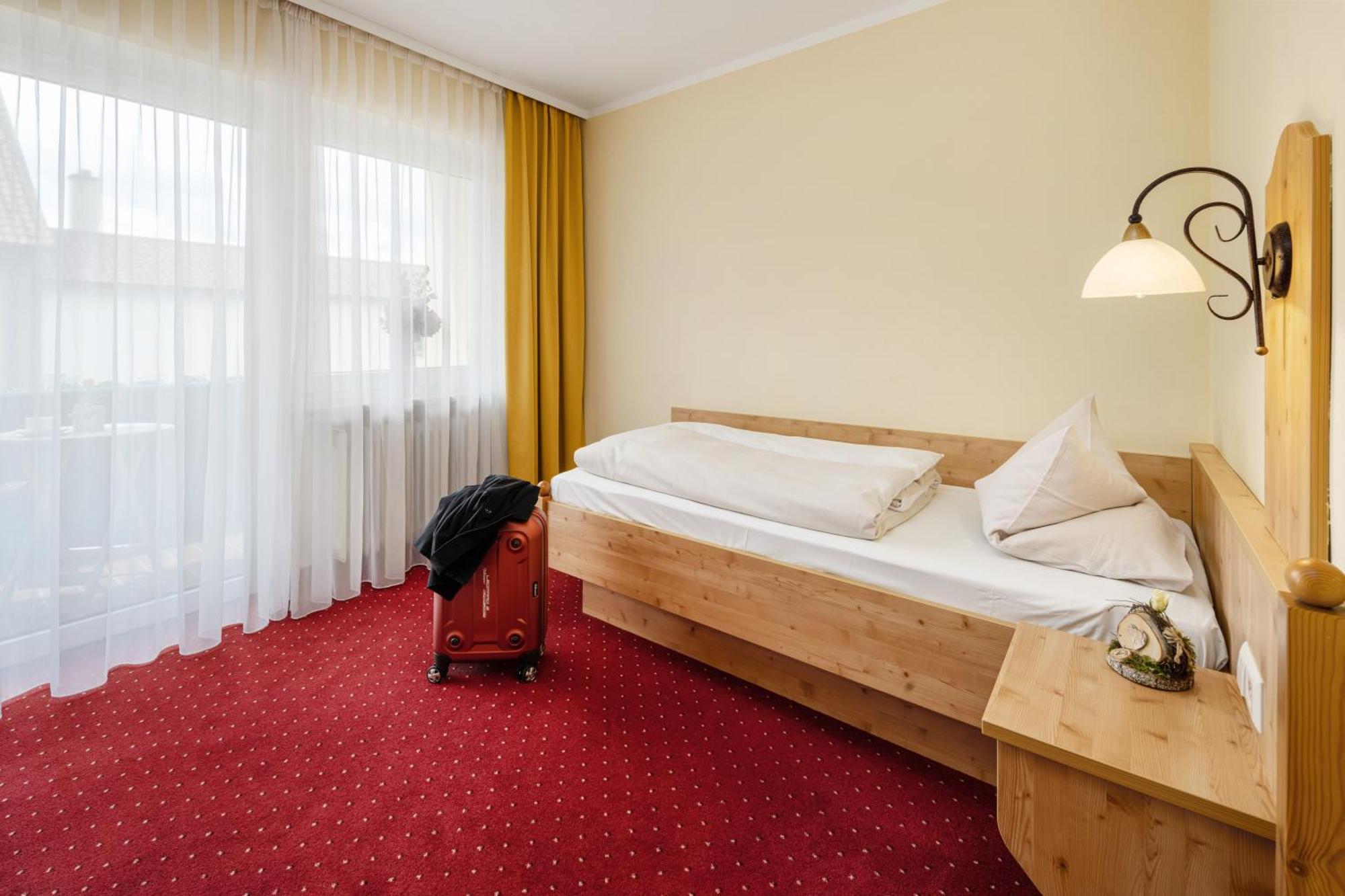 Hotel Zur Post Bad Abbach Room photo